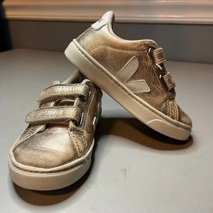 Veja Sneakers Girl's Size 9.5 Gold Leather T2 Hook Loop Closure